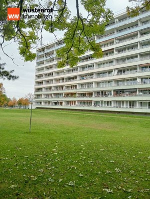 Karlsfeld, gepflegte Familienwohnung mit ca. 79 m² Wohnfläche, große Loggia, Wohnküche, Lift, Keller