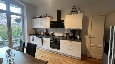 Große 3 ZKB WG geeignete Altbau Wohnung in Top Lage