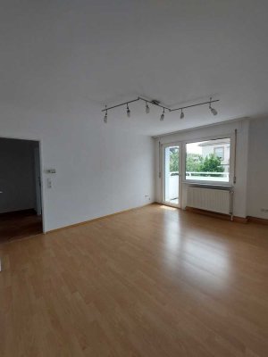 AMBIENT LIVING: renovierte 2 Zimmer, BLK, EBK,  Ostend!