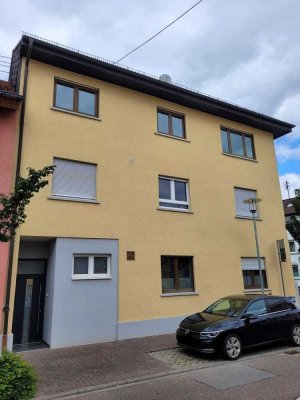 Frisch sanierte & zentralgelegene 5,5 ZKB-Wohnung in Schwetzingen