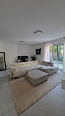 Neuwertige 2-Zimmer Wohnung im EG mit Garage in Aschaffenburg-Leider