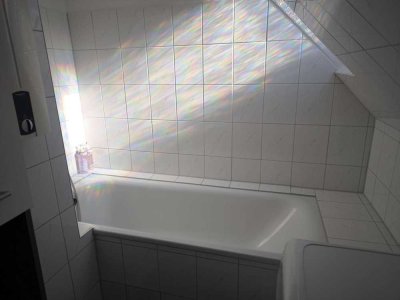 Exklusive 1-Raum-Dachgeschosswohnung in Köln Weidenpesch
