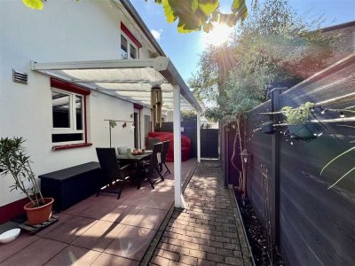 Großzügige und helle Doppelhaushälfte mit PKW-Stellplatz und Pool in Gaiberg