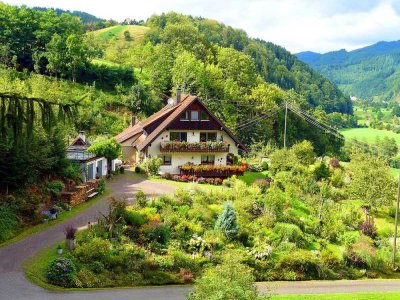 Einfamilienhaus mit Ferienwohnungen in schöner Aussichts- und Ortsrandlage in Oppenau