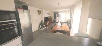 ++ Moderne, helle & große DHH + BJ 2019 + ca. 179 qm Wfl. + 2 Stellplätze + Dachterrasse + Garten ++