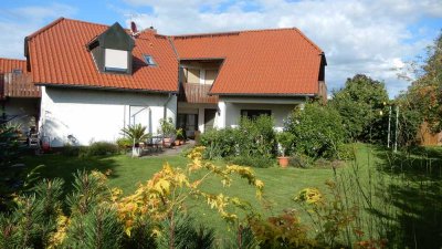 Einfamilienhaus mit Einliegerwohnung und Doppelgarage in ruhiger Lage von Heßdorf