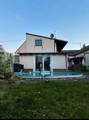 Gemütliches Hinterhaus in toller Lage mit Garten, Terrasse und Pool