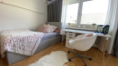 Voll möblierte & gut ausgestattete 1-Zimmer-Wohnung mit EBK und Balkon in Düsseldorf (inkl. WiFi)