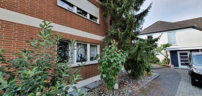 Vollständig renovierte 5-Raum-Erdgeschosswohnung mit Balkon und Einbauküche in Bonn