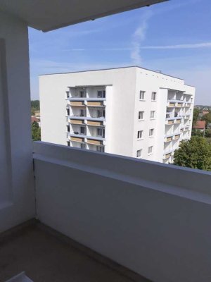 2 Zimmer mit ebenerdiger Dusche, Balkon und Aufzug im betreuten Wohnen!