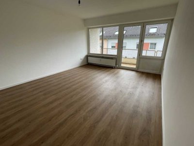 Frisch saniert: 2 Zimmerwohnung mit Balkon