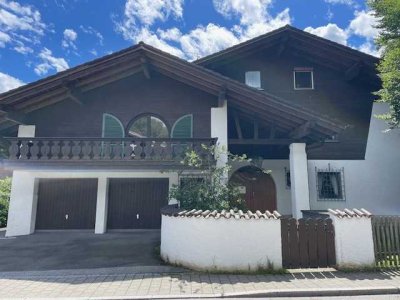 4-Zimmer Erdgeschosswohnung mit schönem Garten und zwei Terrassen in Garmisch-Partenkirchen