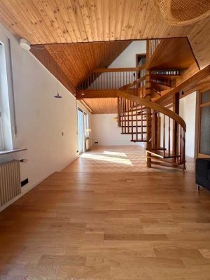 Helle 4,5-Zimmer-Wohnung mit Balkon, Einbauküche & Garage in Stuttgart-Möhringen