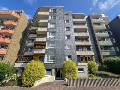Ruhig gelegene 3-Zimmer-Hochparterre-Wohnung mit Balkon, Aufzug und Blick ins Grüne