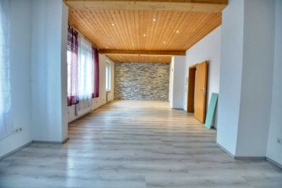 Bezugfsfreie 6 ZKBB mit XL-Panoramaterrasse & Gemeinschaftsgarten | Gepflegtes 2FH mit Garage