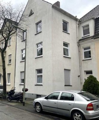 "Ideal für junge Leute"
Große 2,5 Zimmer-Wohnung mit Balkon in 47226 Duisburg-Rheinhausen