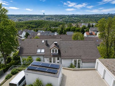 Stilvolles Split-Level-Wohnen: Terrasse, Garten und herrliche Aussicht über Stuttgart