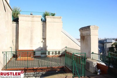 Stilvolle Dachterrassenwohnung mit Klimaanlage &amp; Charme