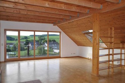 Sehr ansprechende Dachgeschoss-Wohnung in Bouderath zu vermieten !
