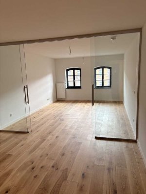 Wunderschöne 3 Zimmer Wohnung im Industriedenkmal mit EBK und Parkett