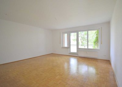 ruhige, freundliche 3 Zimmer Wohnung mit Blick ins Grüne