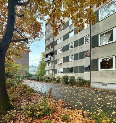 Bezugsfreie 5-Raum-Whg. mit Essbereich, Balkon, und EBK // Henri-Dunant-Allee, Kronshagen