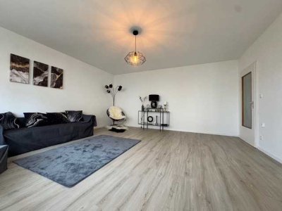 Charmante und großzügige 2-Zimmer-Wohnung mit Balkon