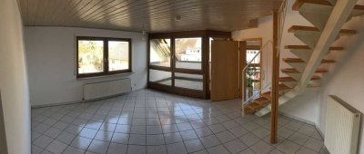***Schöne 3-Zi.DG-Maisonettewohnung mit Loggia, EBK und Stellplatz in Filderstadt-Sielmingen***