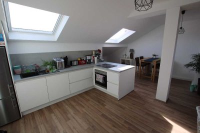 Hochwertig renovierte Dachgeschosswohnung mit Einbauküche in der südlichen Vorstadt von Koblenz!