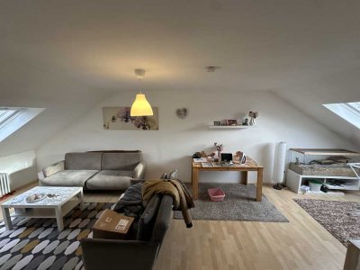 Helle 3-Zimmer Dachgeschosswohnung mit Balkon in Heitersheim