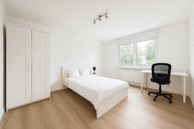 Nur für Studenten – Möbliertes Zimmer in 3er-WG: Kernsanierter Altbau – 79 m², 150 m zur WHU