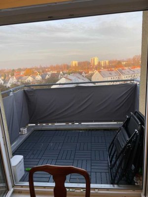 Schöne 3 Zimmer Wohnung mit Galerie & herrlichem Blick ins Grüne.