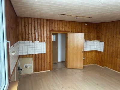 Achtung! Renovierungsbedürftige Wohnung für handwerklich begabte Personen zu vermieten