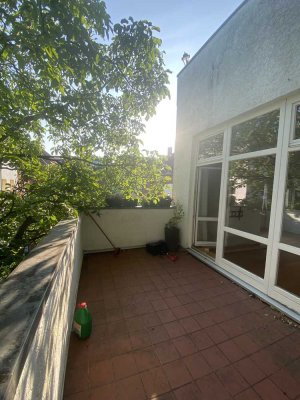 Stilvoll Wohnen in der Oststadt – Helle 3-Zimmer-Altbauwohnung mit Südterrasse & Modernem Komfort