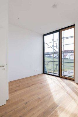 Weitblick von privater Dachterrasse. Sonnige 3 Zimmer-Wohnung mit Loggia und Dachterrasse.
