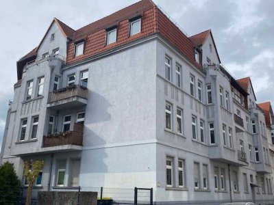 Freundliche 5-Zimmer- Altbauwohnung mit Balkon in Stadtfeld Ost