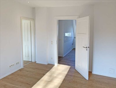 Erstbezug nach Totalsanierung 2025 - Altbauwohnung, hell, großzügig, citynah