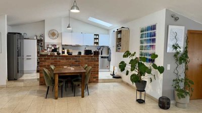 Helle 2-Zimmer Dachgeschosswohnung in Köln-Sürth