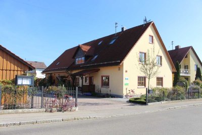 Wertiges Einfamilienhaus mit Top-Ausstattung und vielseitig nutzbarer Gewerbeeinheit