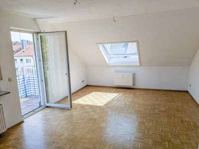 Helle 3-Zimmer-Dachgeschosswohnung mit Balkon in BA - Nähe Klinikum