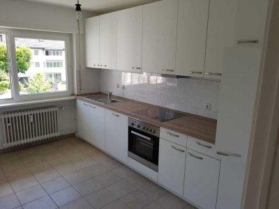 Lichtdurchflutete drei Zimmer Wohnung in Lörrach-Brombach