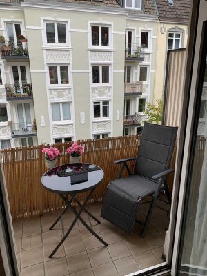 HH-Eppendorf: 2-Zimmer Altbauwohnung mit Balkon