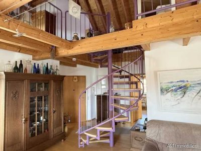 Bezaubernde 2,5-Zimmer-Maisonette mit Galerie und Balkon in Mimmenhausen!