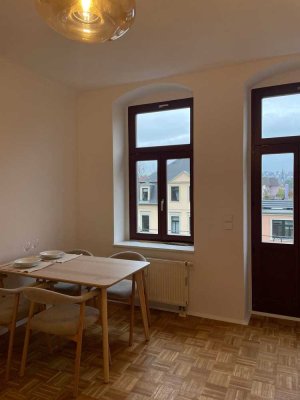 Helle 2-Zimmer Wohnung mit Balkon im 2. OG in Striesen-Ost