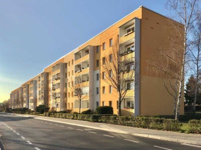 kleine frisch sanierte 4-Raumwohnung mit Balkon