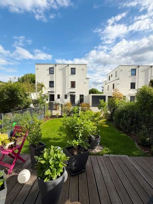 Die Starkenburg im Augenwinkel! Neuwertiges Reihenmittelhaus in bevorzugter Wohnlage von Heppenheim!