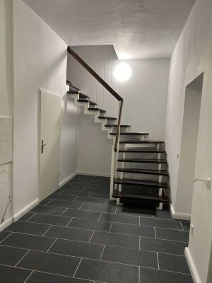Erstbezug nach Sanierung: attraktive 3-Zimmer-Maisonette-Wohnung mit Dachterrasse in Willich