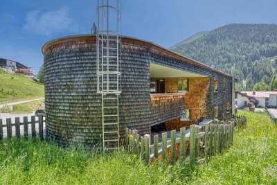 Maisonette-Chaletwohnung mit Pool &amp; Garten in St. Anton am Arlberg!