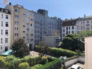 Geschmackvolle, neuwertige 3-Zimmer-Wohnung mit geh. Innenausstattung mit EBK in Frankfurt am Main