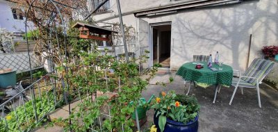 Sanierte 3-Zimmer-EG-Wohnung in 2-Familienhaus mit Terrasse ,Garten,  optional Garage in Crumstadt
